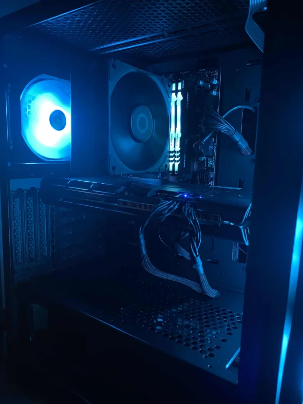 Gaming PC i3 13100F / RX 5700 XT 8GB / 16GB RAM / SSD 500GB