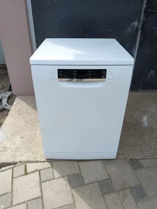Masina za sudove BOSCH serija 4 12 kompleta