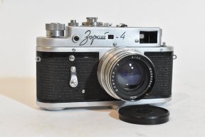 Zorki 4 starinski fotoaparat