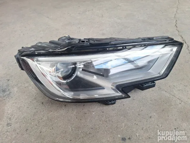 Audi A 3 8V far desni ksenon