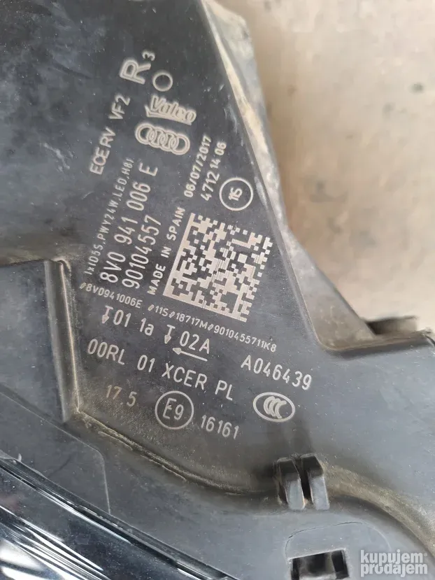 Audi A 3 8V far desni ksenon