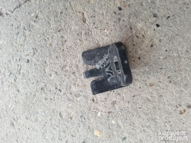 Audi A 3 8V far desni ksenon