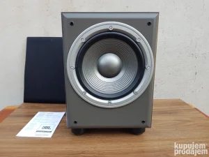 JBL E150P crna kao nov!