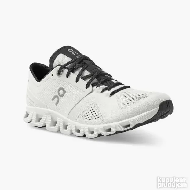 ON CLOUD Shoes Womens NOVO ( tri boje )