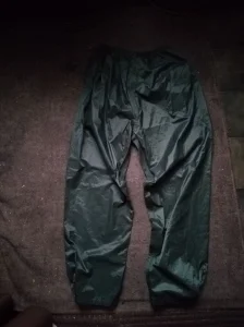 Pantalone nepromocive
