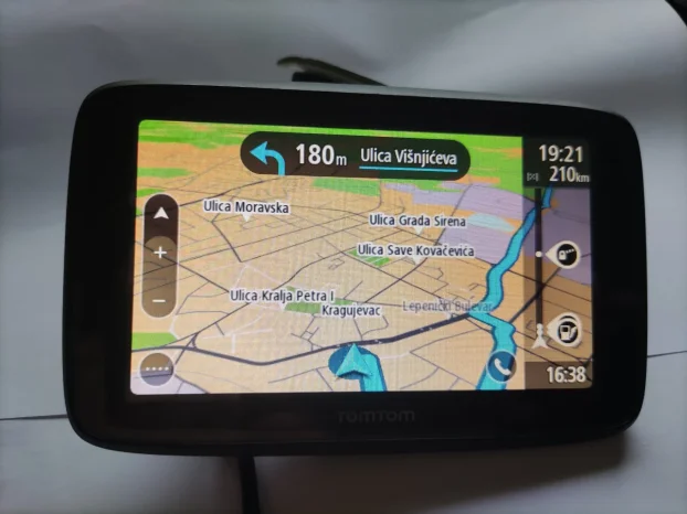 TomTom VIA 53 5 inča komplet besplatno ažuriranje mapa