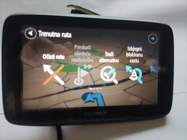 TomTom VIA 53 5 inča komplet besplatno ažuriranje mapa
