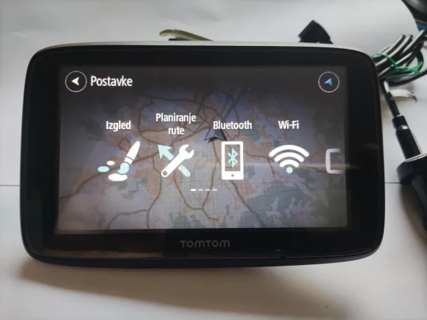 TomTom VIA 53 5 inča komplet besplatno ažuriranje mapa