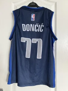 Dres Dallas Dončić