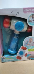 Muzicki cekic za bebe