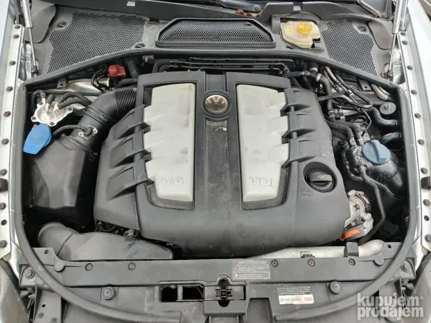 VW Phaeton delovi