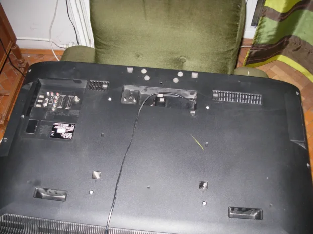 TV Sony KDL-40EX401, neispravan