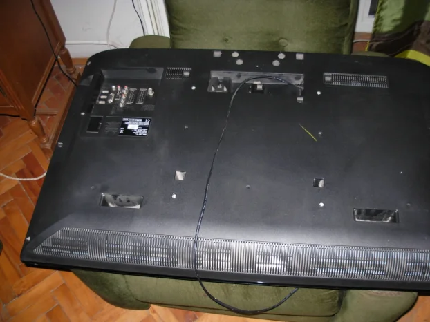 TV Sony KDL-40EX401, neispravan