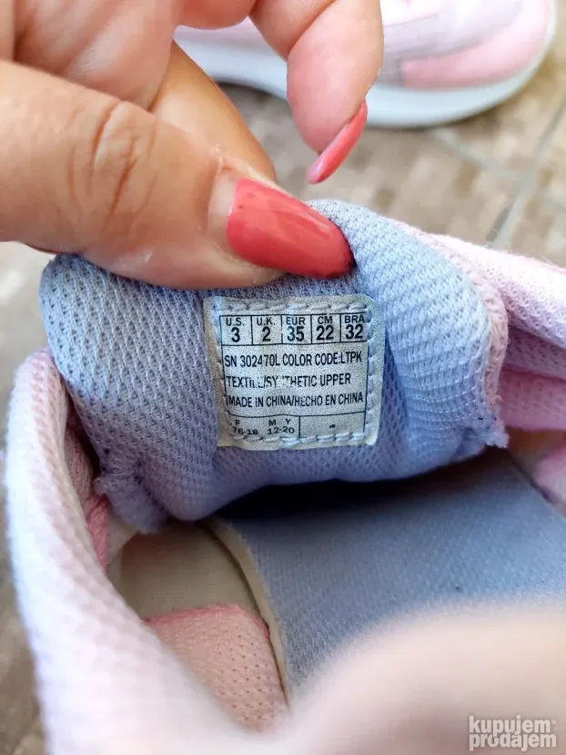 Skechers patike za devojcicu broj 35