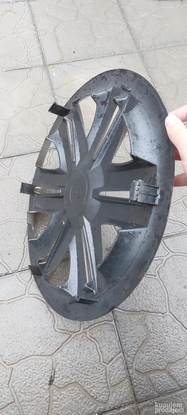 Mercedes ratkapna 16 inca samo 1kom R16