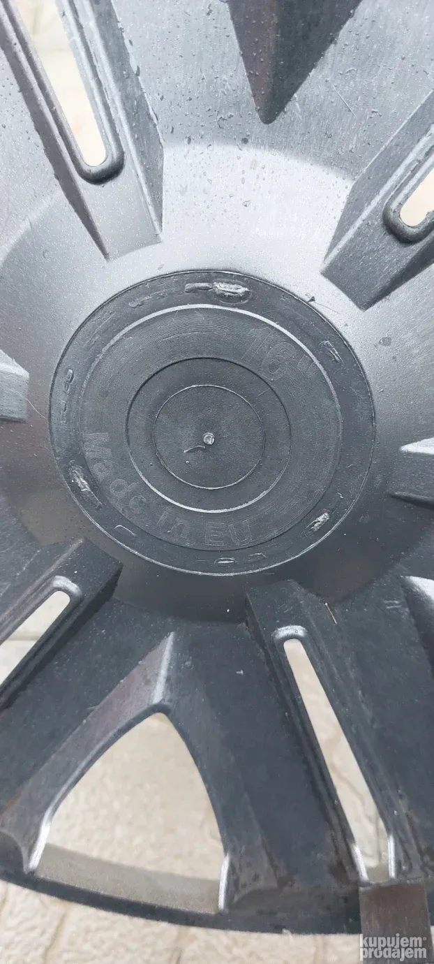 Mercedes ratkapna 16 inca samo 1kom R16