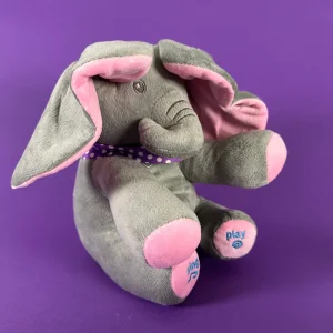 Igračka slonić koji priča i peva