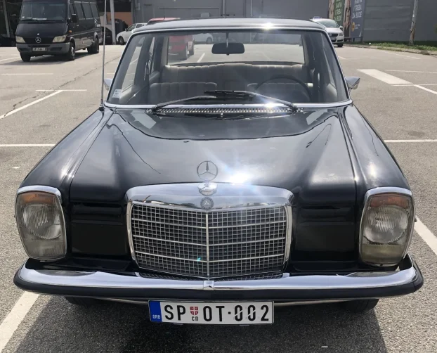 Mercedes-Benz W114 230.6 1968 god.