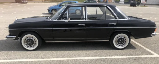 Mercedes-Benz W114 230.6 1968 god.
