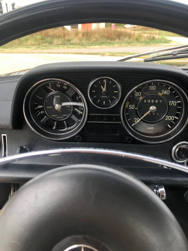 Mercedes-Benz W114 230.6 1968 god.