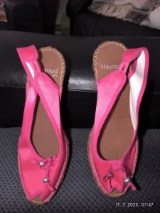 Pink sandale broj 39