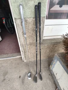 tri kvalitetna golf štapa