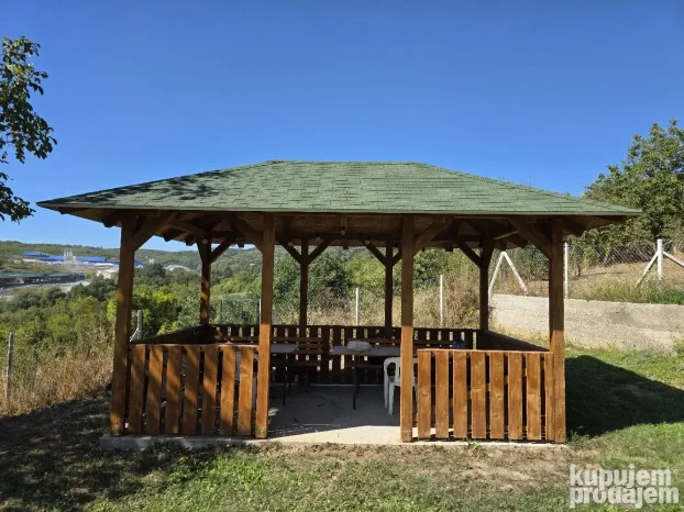 Irig, Širi centar, 3.0 trosobna, 106 m²