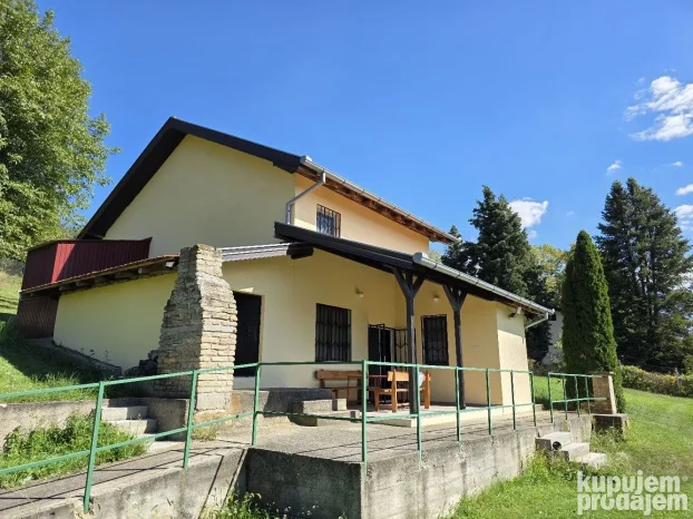 Irig, Širi centar, 3.0 trosobna, 106 m²