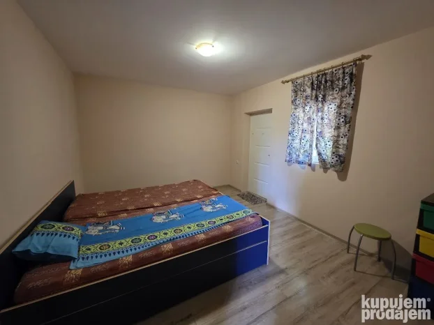 Irig, Širi centar, 3.0 trosobna, 106 m²