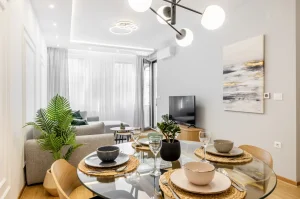 Stan na dan - Apartmani sa parkingom u centru NS