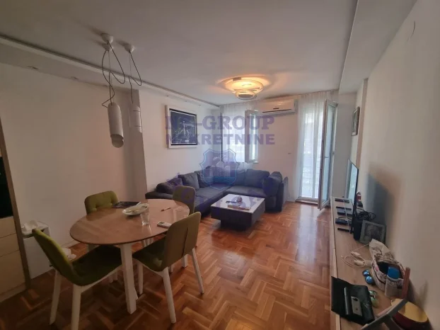 Socijalno, 3.0 trosoban, 66 m²