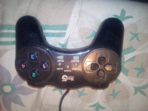 Crni analogni dzojstik