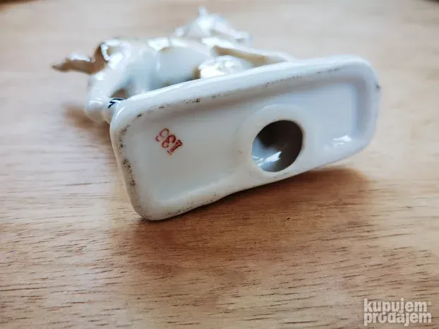 Porcelan Figura Konj