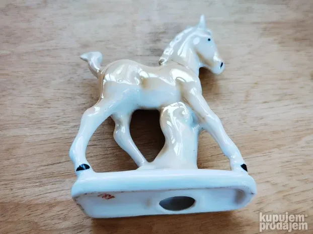 Porcelan Figura Konj