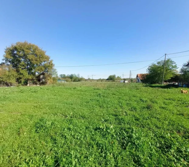 Izdavanje, Plac 64 ara sa starom kućom 104m2, Stubline