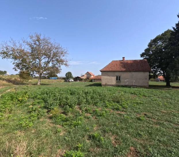 Izdavanje, Plac 64 ara sa starom kućom 104m2, Stubline