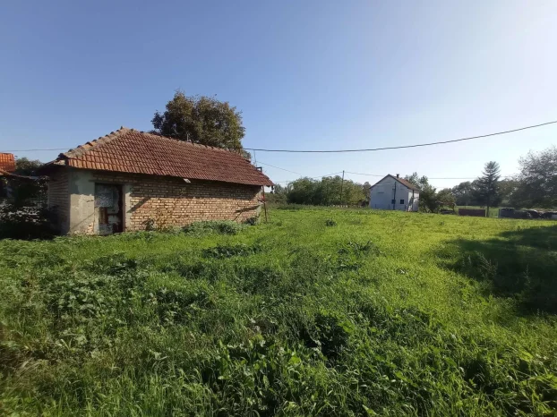 Izdavanje, Plac 64 ara sa starom kućom 104m2, Stubline