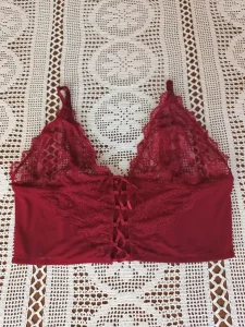 SNIŽENO Trendy Missguided burgundi croptop grudnjak 44