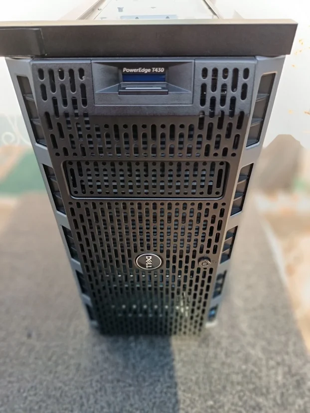 Dell T430 E5-2667 v4 128 GB H730 Raid + HBA330 16x sff