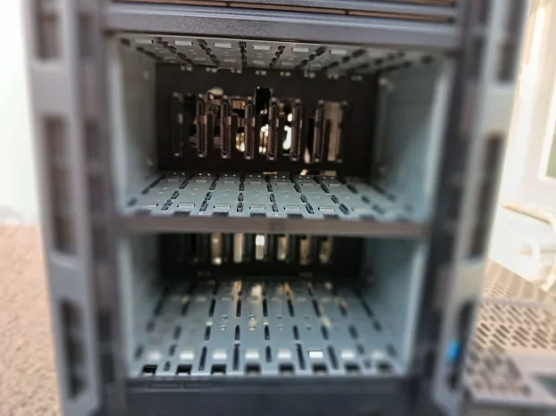 Dell T430 E5-2667 v4 128 GB H730 Raid + HBA330 16x sff