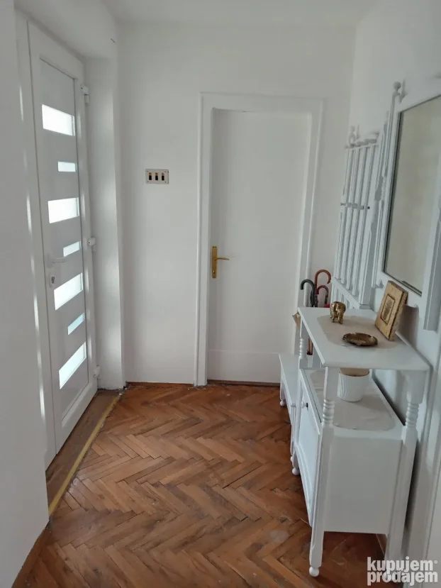Gornji Milanovac, Centar, 2.0 dvosobna, 56 m²