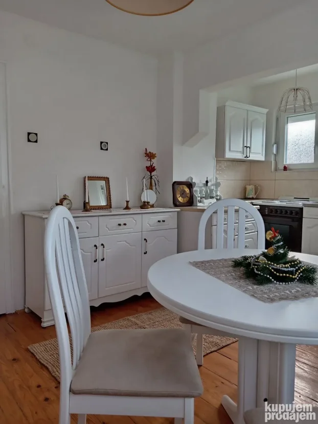 Gornji Milanovac, Centar, 2.0 dvosobna, 56 m²