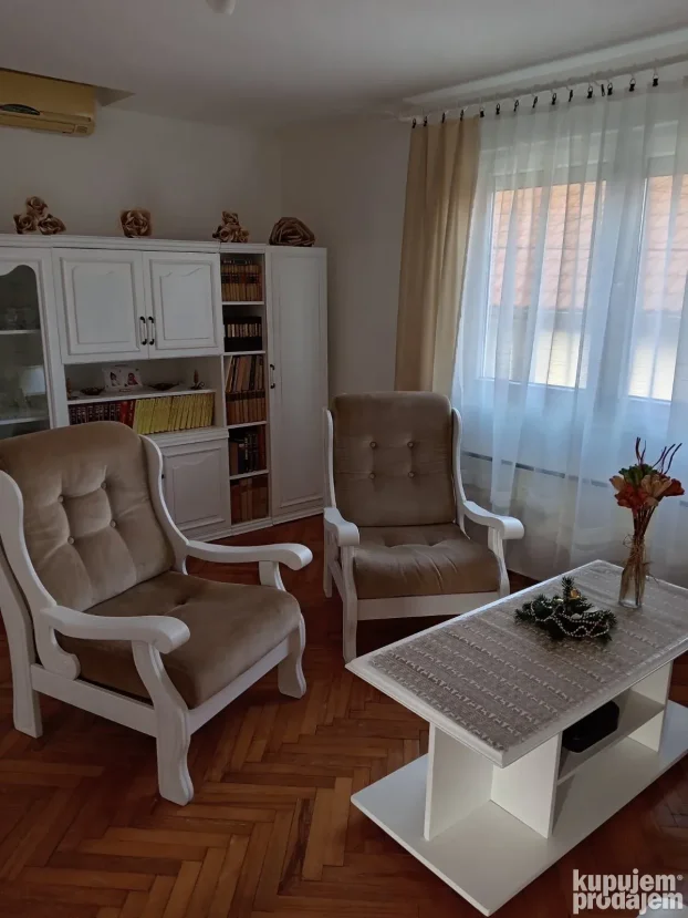Gornji Milanovac, Centar, 2.0 dvosobna, 56 m²