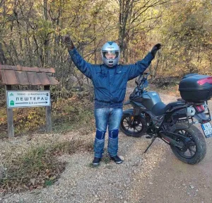 Peda tek 250 sa koferima