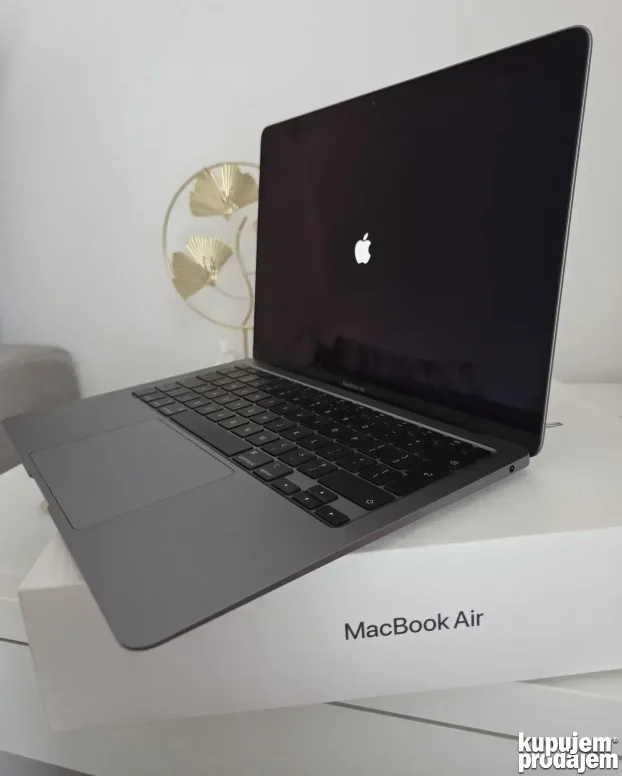 MacBook Air M1 8GB/256GB CYCLE COUNT 9, BATERIJA 100%