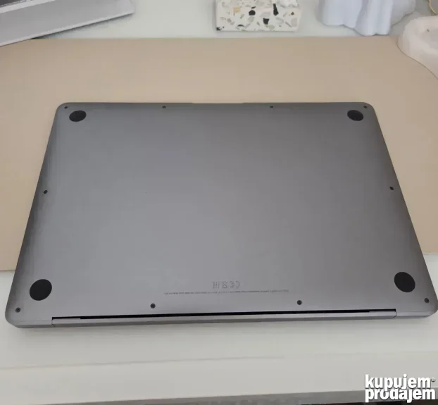 MacBook Air M1 8GB/256GB CYCLE COUNT 9, BATERIJA 100%