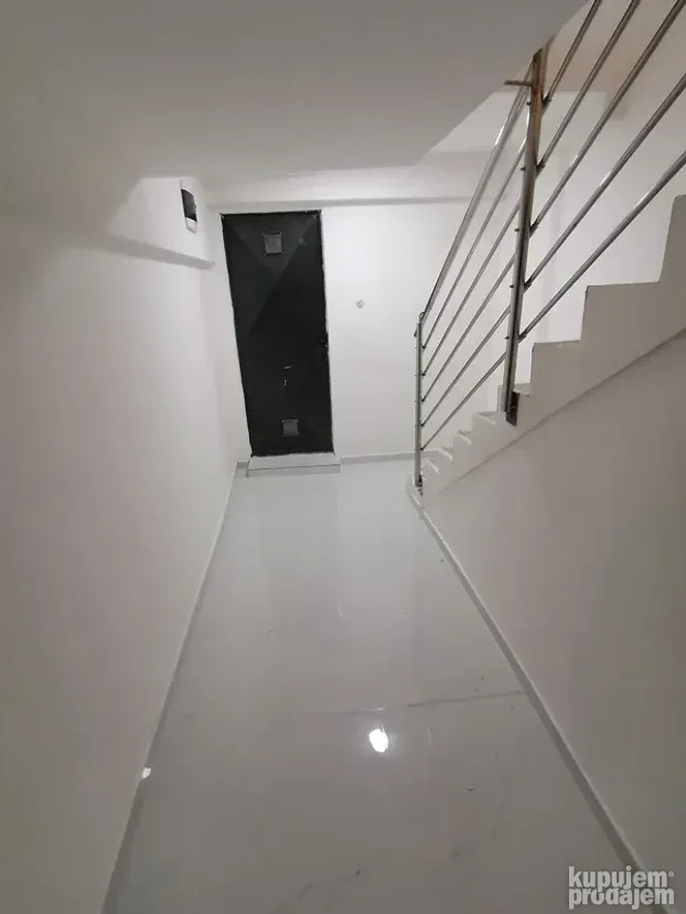 Opština Novi Sad, 5+ petosobna, 496 m²