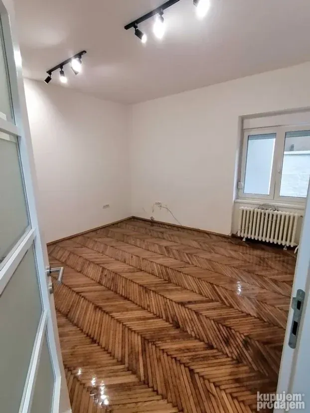 Opština Novi Sad, 5+ petosobna, 496 m²