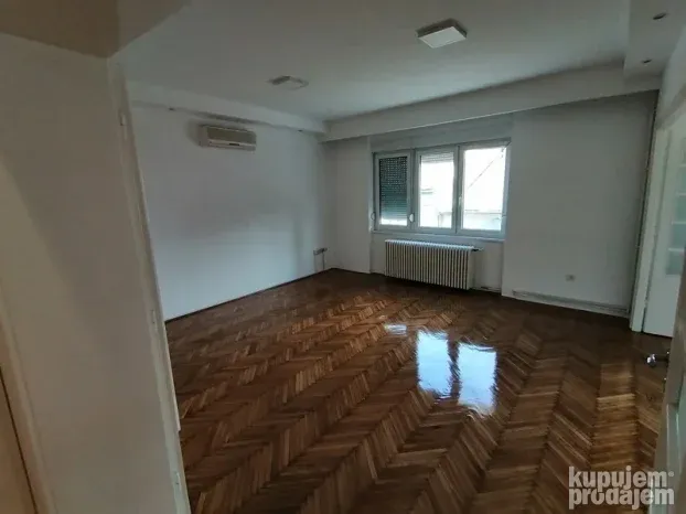 Opština Novi Sad, 5+ petosobna, 496 m²