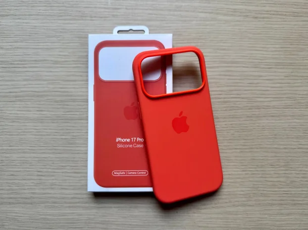 iPhone 17 16 15 14 13 Silikonska MagSafe Maska